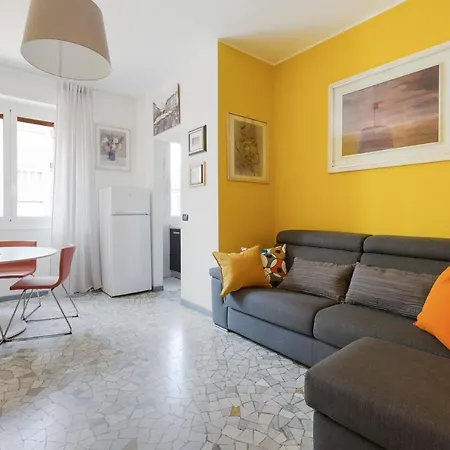 Apartment With Balcony - 50 M Far From M1 Pasteur Milan Exterior photo