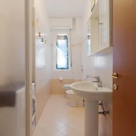 Apartment With Balcony - 50 M Far From M1 Pasteur Milan Exterior photo