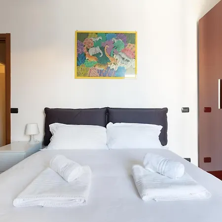 Apartment With Balcony - 50 M Far From M1 Pasteur Milan Exterior photo