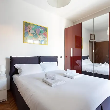 Apartment With Balcony - 50 M Far From M1 Pasteur Milan Exterior photo